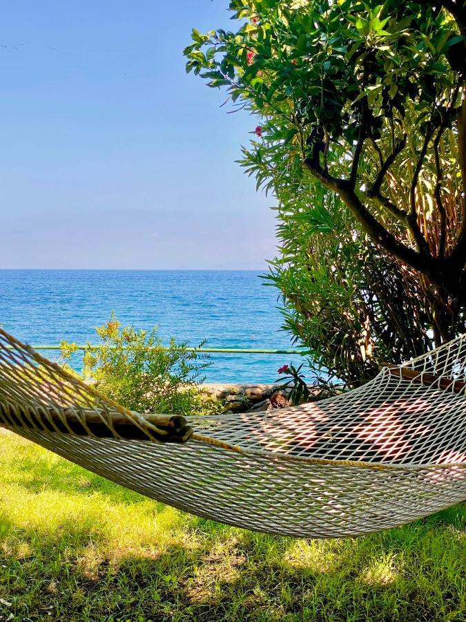 Nelinda Waterfront Accommodation Казамиччола-Терме Экстерьер фото