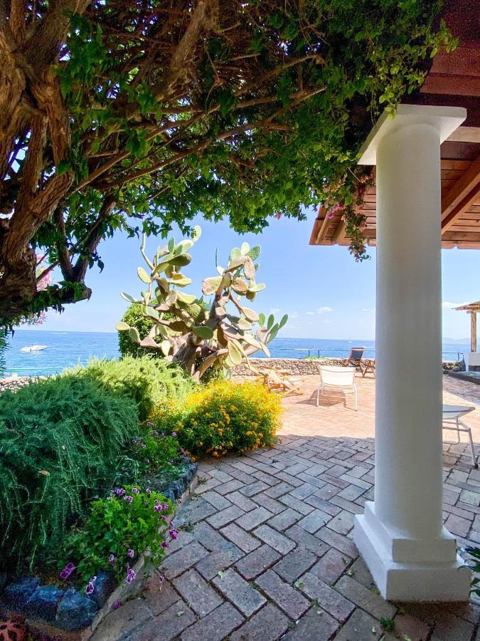 Nelinda Waterfront Accommodation Казамиччола-Терме Экстерьер фото