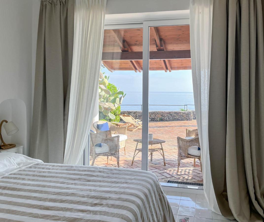 Nelinda Waterfront Accommodation Казамиччола-Терме Экстерьер фото