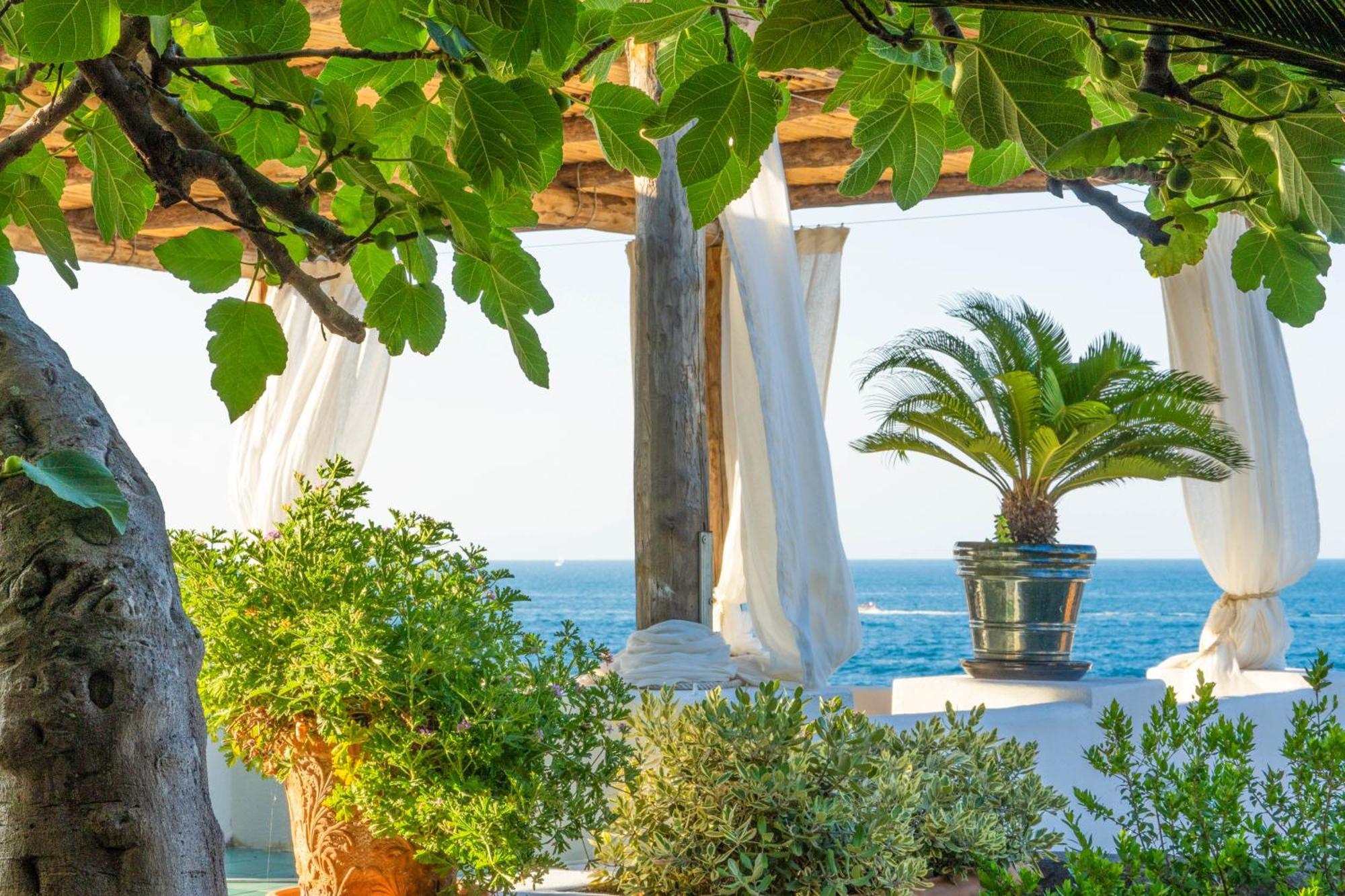 Nelinda Waterfront Accommodation Казамиччола-Терме Экстерьер фото